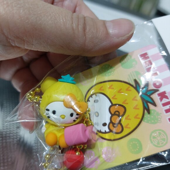 Hello Kitty Keyring Keychain Charm Bag Charm Mini Clip On Accessory 3 to Choose - Picture 13 of 13